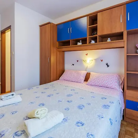 Apartment Lovely In With Wifi Rovinj